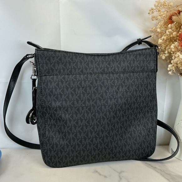 MICHAEL MICHAEL KORS BLACK JET SET TRAVEL LARGE MESSENGER CROSSBODY BAG NWT - Picture 3 of 9